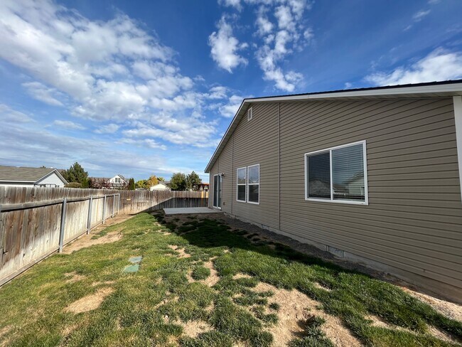Building Photo - 16665 Chino Ave