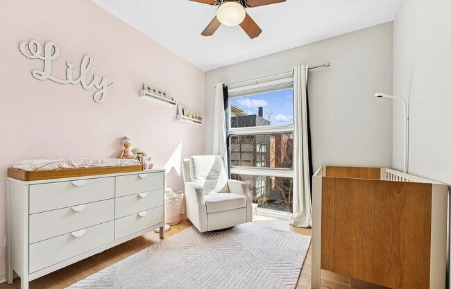 Building Photo - Comfortable Living in a Desirable Area