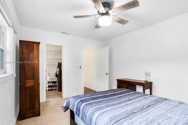Building Photo - 781 SW 49th Terrace