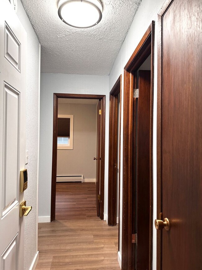 Building Photo - k933w