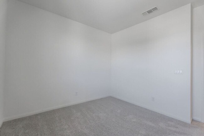 Building Photo - 91 Cinder Cone Ln