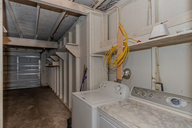 Building Photo - 6130 Afton Ln