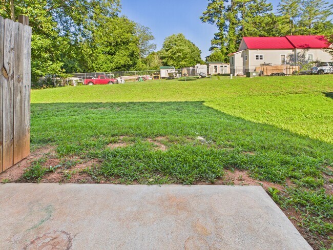 Building Photo - 1329 Filbert St
