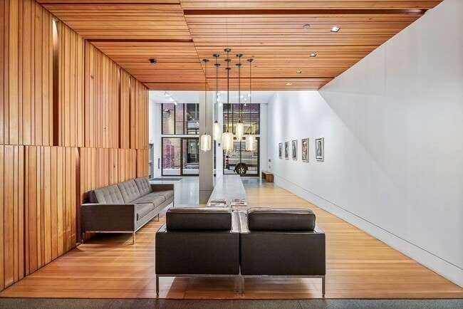 Building Photo - 346 Congress St