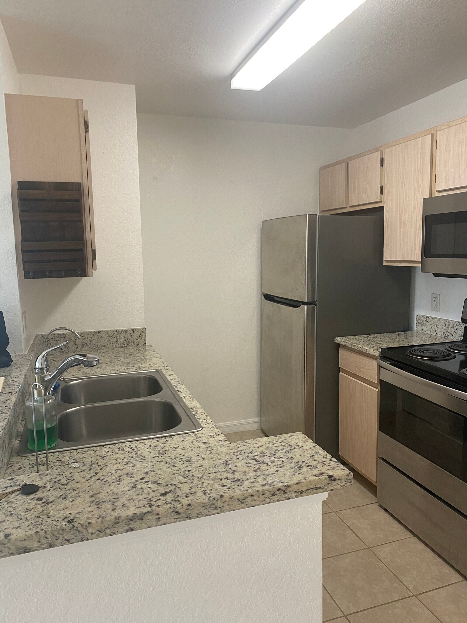 Building Photo - 8933 Manor Loop