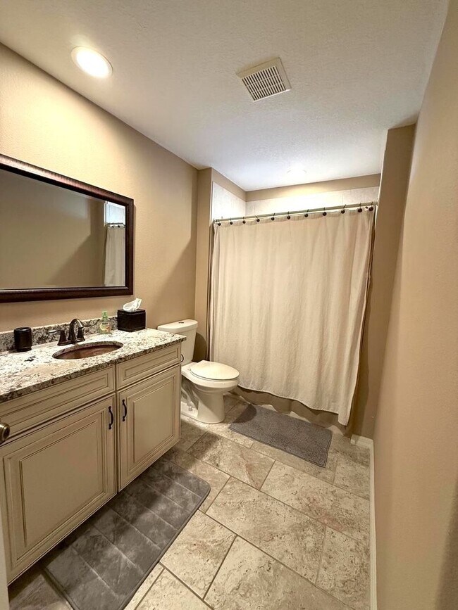 Building Photo - NEWLY LISTED!! Beautifully Updated 3-Bed/2-Bath Home in Sarasota!