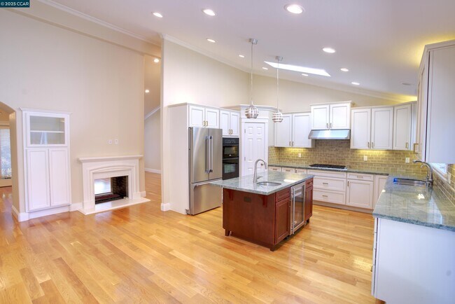 Building Photo - 135 St Patricks Dr
