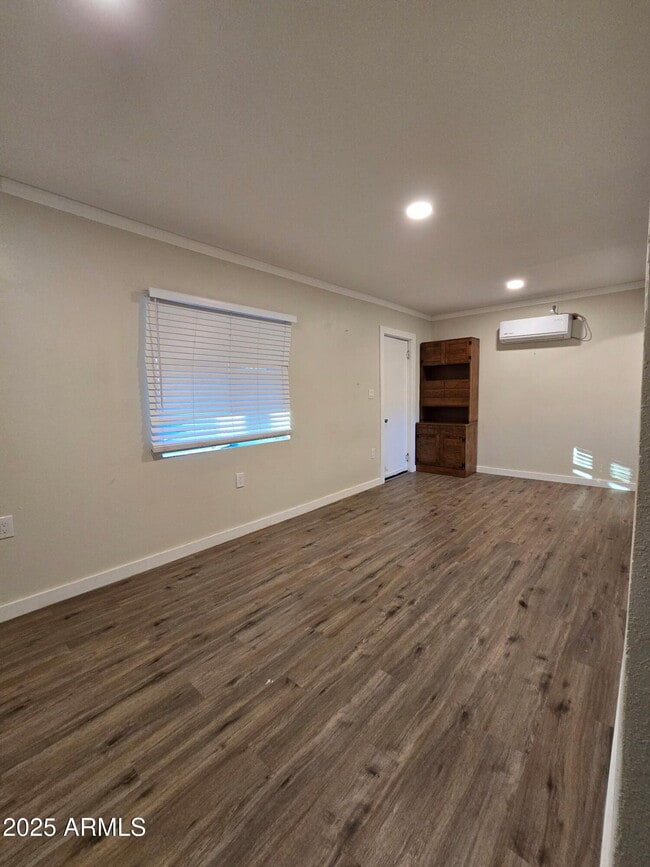 Building Photo - 19 W Fremont St