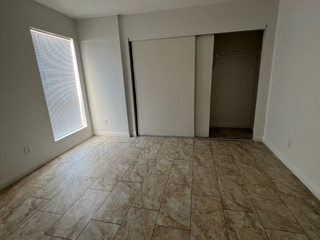 Building Photo - 5260 Carriellen Ln