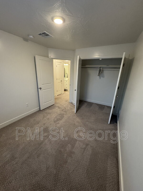 Building Photo - 350 W Old Hwy 91