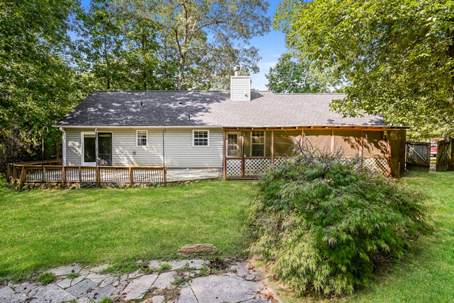 Building Photo - Charming 3-Bedroom Home