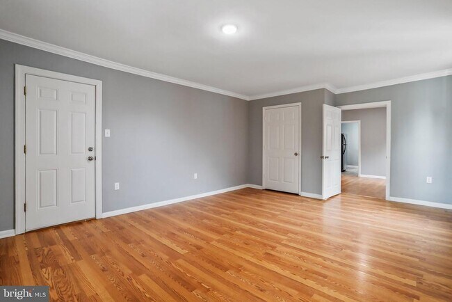 Building Photo - 655 S Potomac St