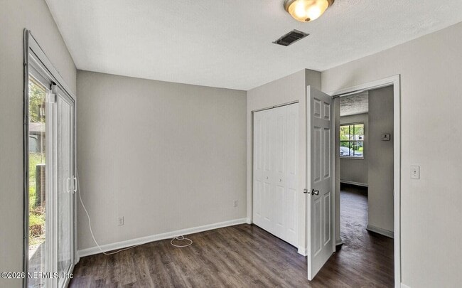 Building Photo - 5013 Chivalry Dr