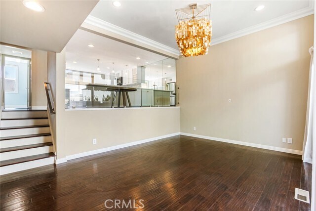 Building Photo - 4425 W Sarah St