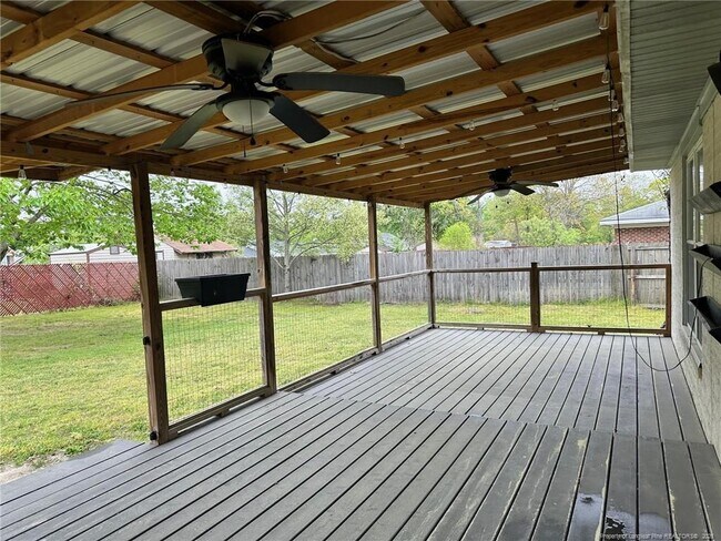 Building Photo - 6850 Buttermere Dr