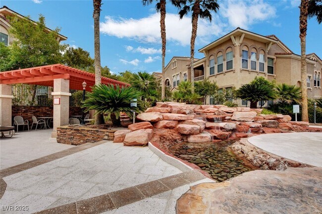 Building Photo - 10550 W Alexander Rd