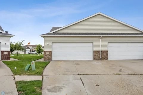 Building Photo - 1113 39th Ave S