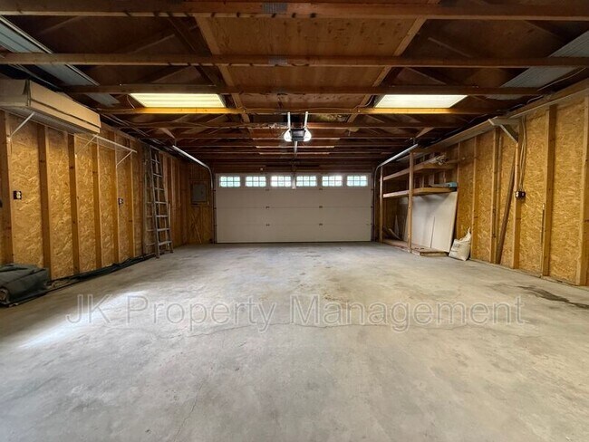 Building Photo - 2217 1st Ave S
