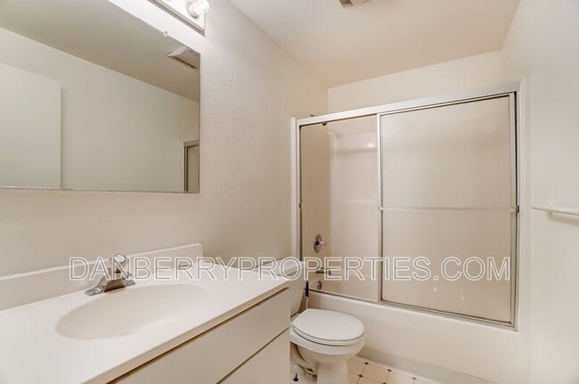 Building Photo - 3660 Willow Run Dr