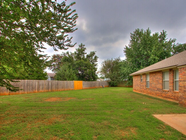 Building Photo - 17320 Sun River Ct
