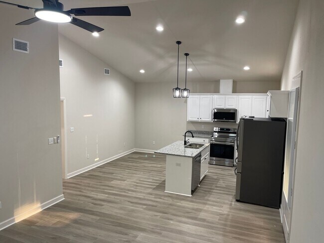 Building Photo - Beautiful New Construction Home