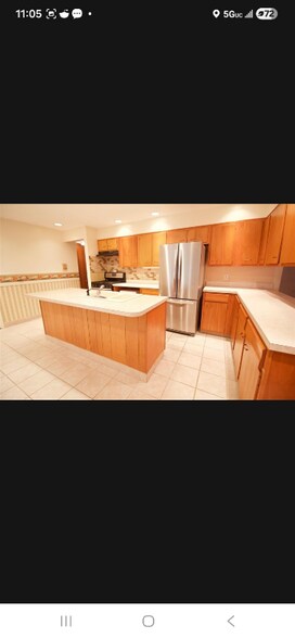 Building Photo - 50 La Grange St