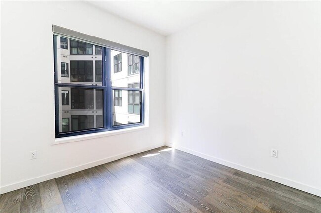 Building Photo - Incredible 2-Bedroom Condo at the Tyndall ...