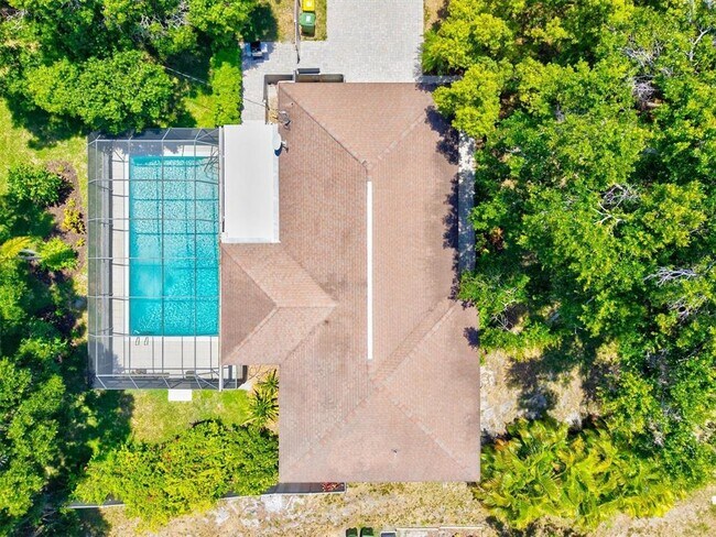 Building Photo - 2587 Ringling Blvd