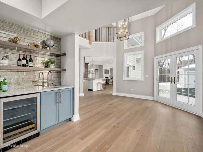 Building Photo - 608 W 55th St