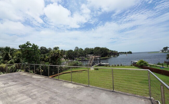 Building Photo - Waterfront in Shalimar with Dock and Lift