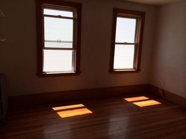 Building Photo - 47 Litchfield St