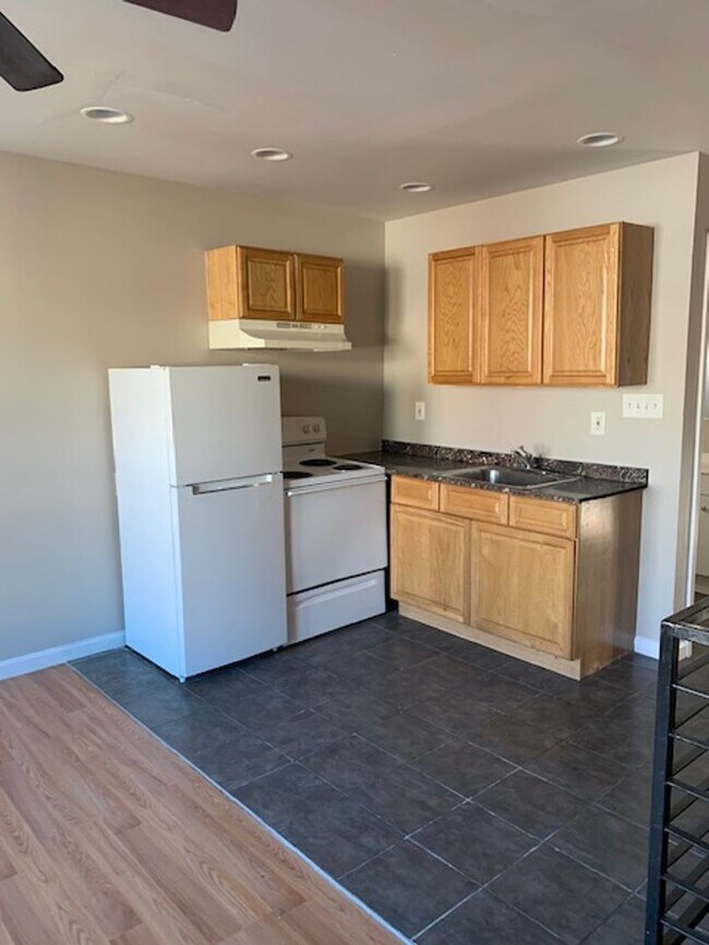 Building Photo - Charming Beautiful One Bedroom Apartment