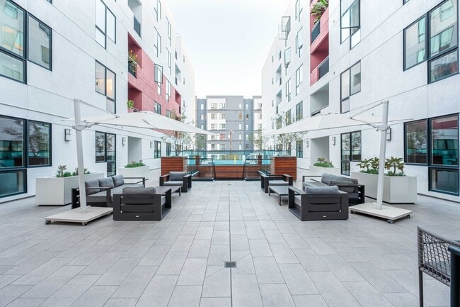 Building Photo - 1234 Wilshire Blvd