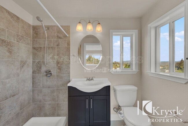 Building Photo - 42 D St