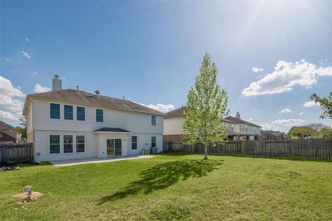 Building Photo - 16530 Cypress Bridge Dr