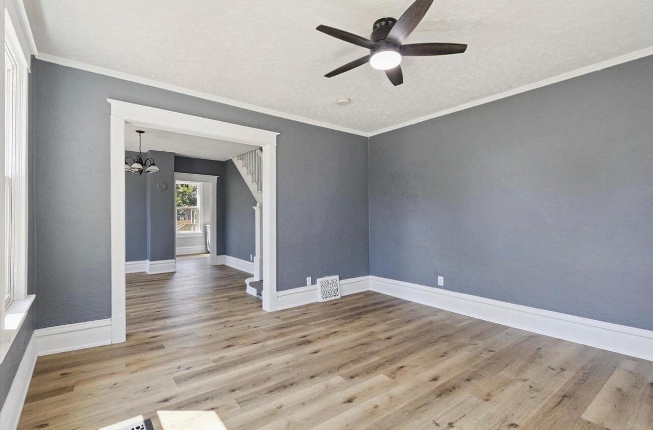 Building Photo - 1115 Laurel Ave