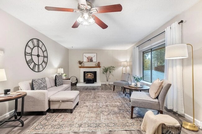 Building Photo - 358 Alpine Dr