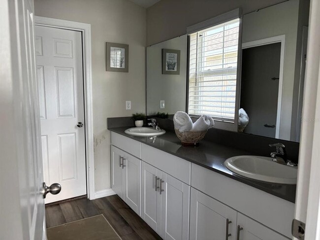 Building Photo - 5365 Maddie Dr