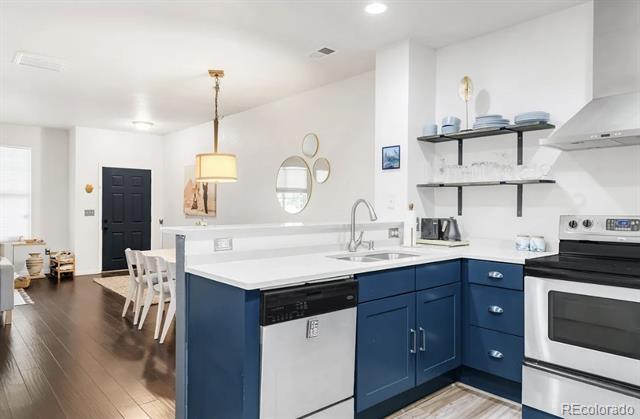 Building Photo - 571 S Mobile Pl