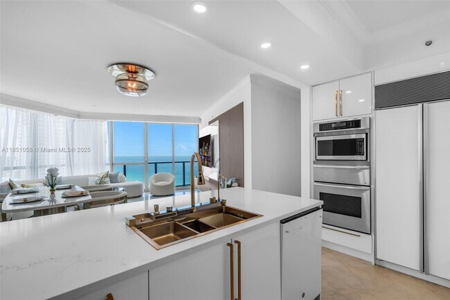 Building Photo - 3101 S Ocean Dr