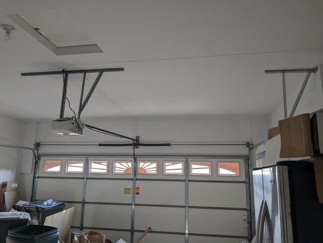 Building Photo - 2 Solara Ct