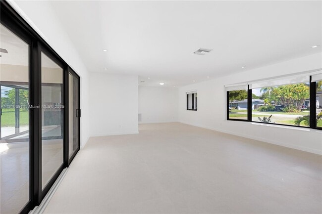 Building Photo - 8000 SW 139th Ter