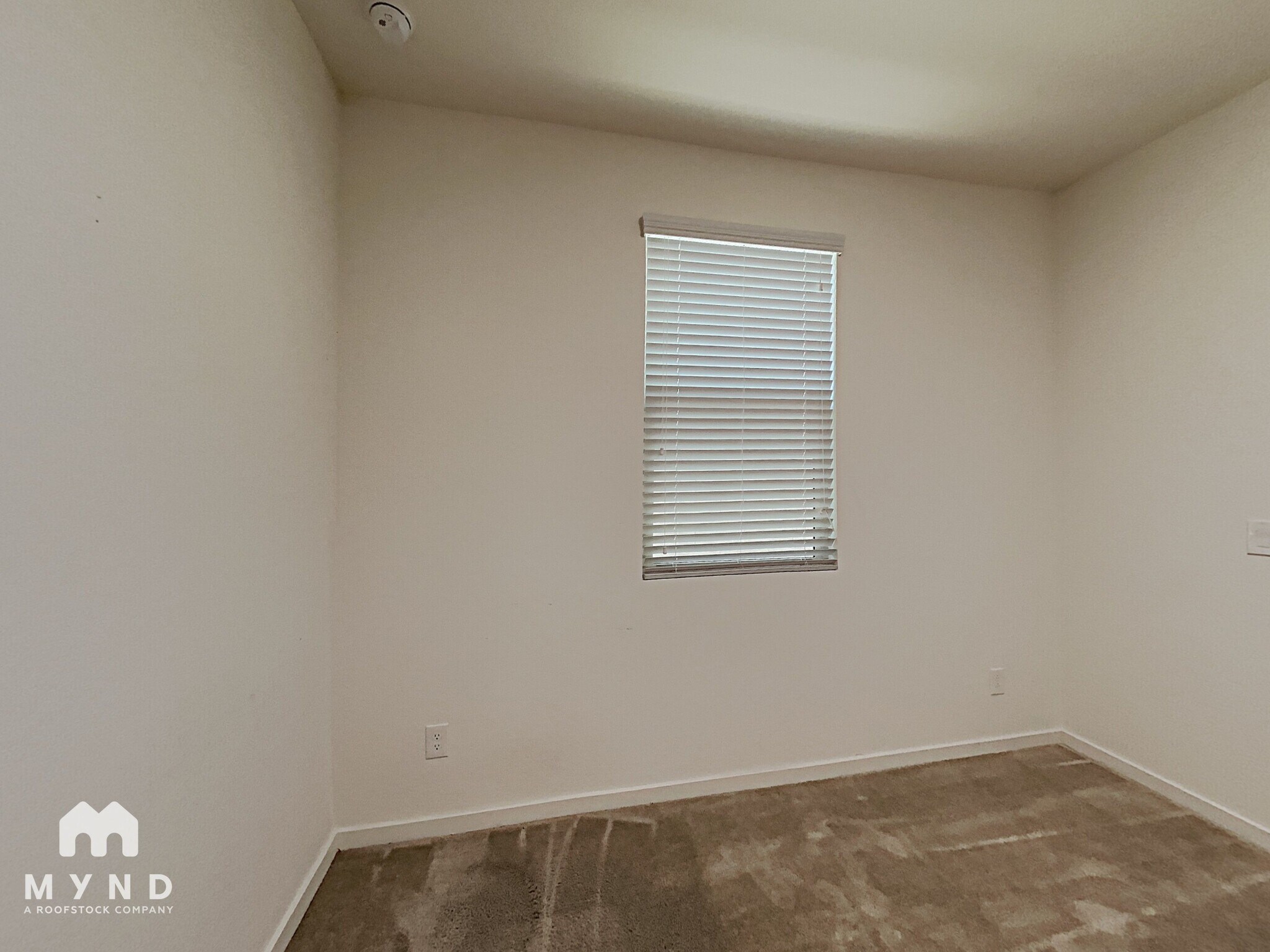 Building Photo - 565 W Tallula Trail