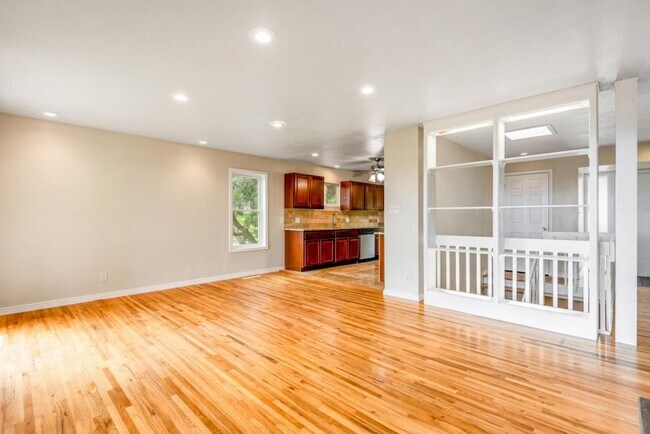 Building Photo - 703 Orion Dr