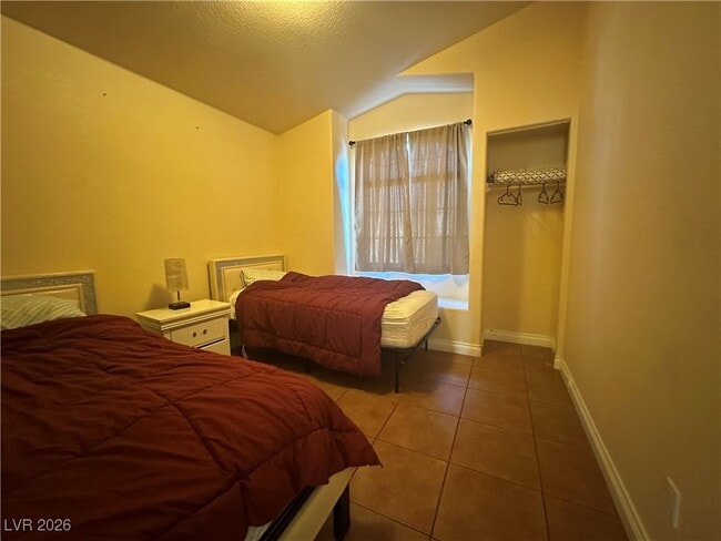 Building Photo - 8657 Keewatin Ct