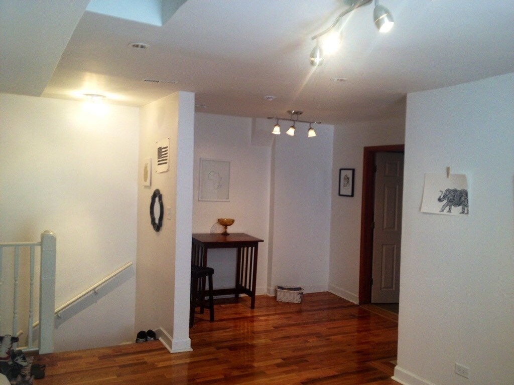 Building Photo - 3233 W Pierce Ave