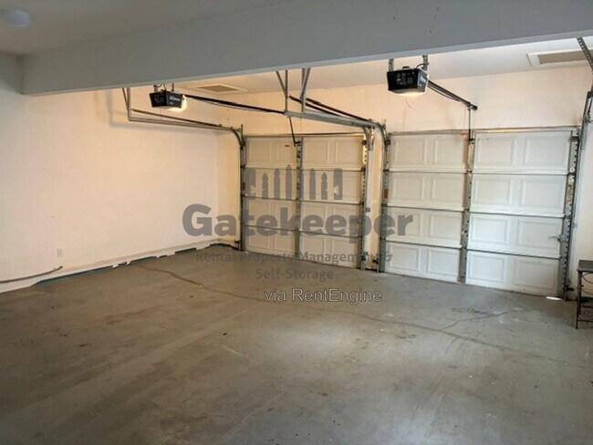 Building Photo - 208 Lenox Dr