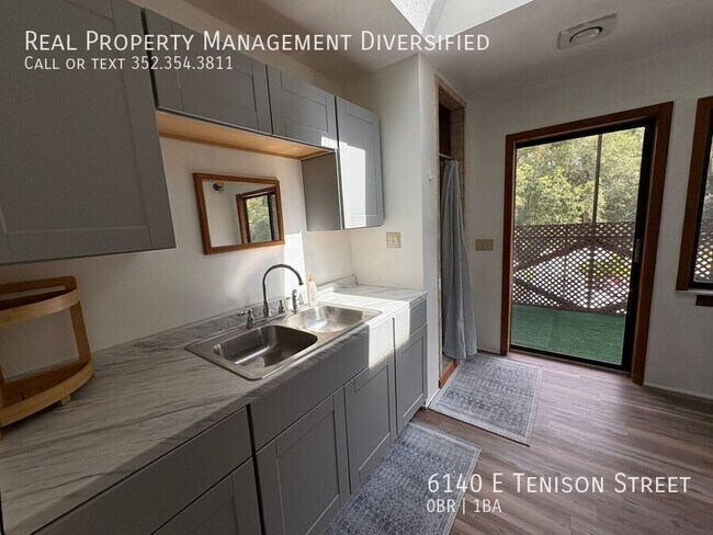 Building Photo - 6140 E Tenison St