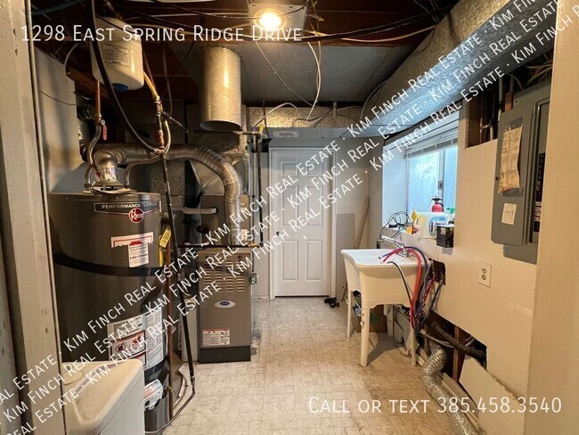 Building Photo - 1298 E Spring Ridge Dr