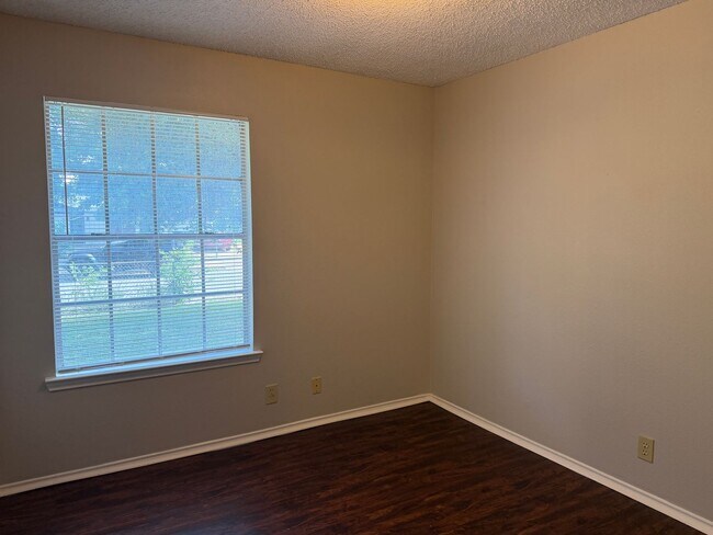 Building Photo - 5203 Village Row